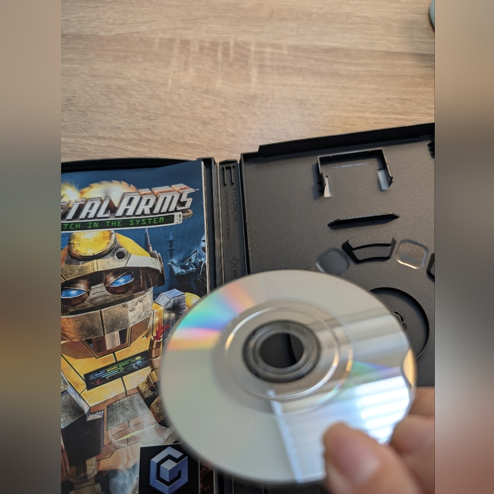 Sierra Metal Arms: Glitch in the System for Nintendo GameCube - Black - Picture 5 of 7